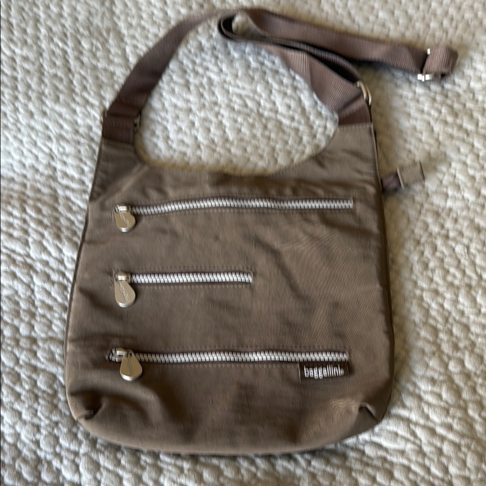Baggallini Tan Crossbody Bag